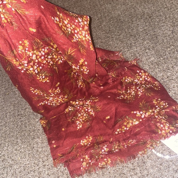 NWT Lauren Conrad burgundy scarf wrap - Picture 3 of 3